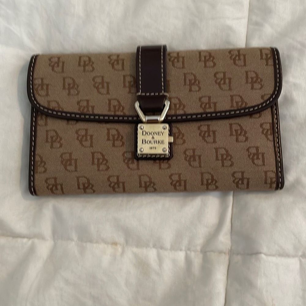 Dooney and Bourke monogrammed new without tags wallet